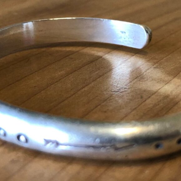 Signed Vintage Native American Navajo Sterling Silver Bracelet - Picture 5 of 6